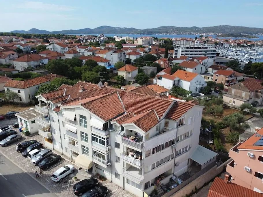 Lägenhet Apartman Downtown Biograd Na Moru